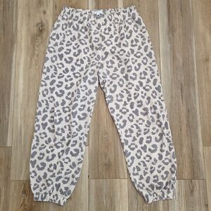 Colsie Cream and Gray Patterned Lounge Pants